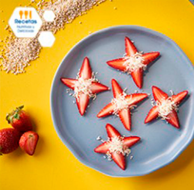 Copos de fresa con coco y amaranto