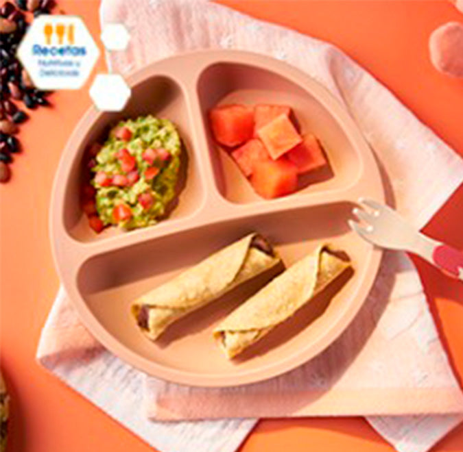 Taquitos de frijol con guacamole
