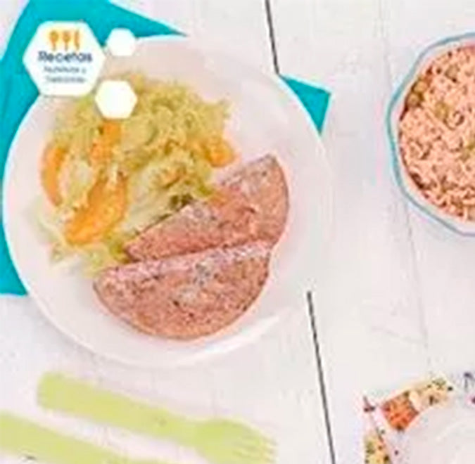 Tortitas de lentejas con arroz + ensalada de naranja y un vasito de Enfagrow®