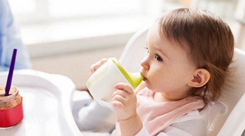 ¿Cuándo darle leche de vaca a tu bebé?